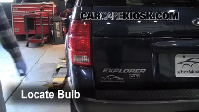 2002 Ford Explorer XLT 4.0L V6 Luces Luz de reversa (reemplazar foco)